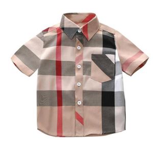Plaid Fashion Toddler Kids Boy Summer Short Sleeve Shirt Designer Button Shirt Topps kläder 28 Y241Q7714550