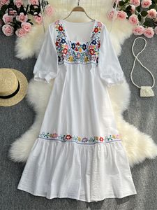 EWQ Sweet Style Y2K Vestidos 2024 Summer Damska Dress Haftowe koronkowe bawełniane i lniane sukienki wysokiej talii 27SN1635 240407