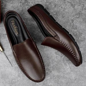 Buty swobodne męskie jesień niskie poślizg na połowę dla mężczyzn Wysokiej jakości prawdziwy skórzany włoski projektant oddychający zapatos charol hombre