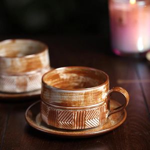 Fincan tabakları seramik kahve fincanı tabağı Japonya retro tarzı yaratıcı kafe dükkanı kahverengi yemekler seramik el yapımı 280ml latte içecek eşyası