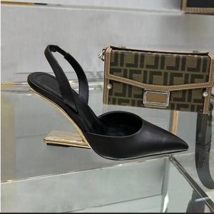 Rzeźbione buty na wysokich obcasach Metalowe wysokie obcasy Slingbacki poślizgnięcie się slajdy cekiny cielęcia Sandały dla kobiet luksusowe buty projektowe