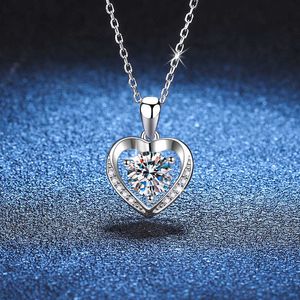 Sterling Sier S925 Love Necklace Female Eternal Heart Sier Pendant Mo Sang Stone Clavicle Chain Female Tanabata Valentines Day Gift
