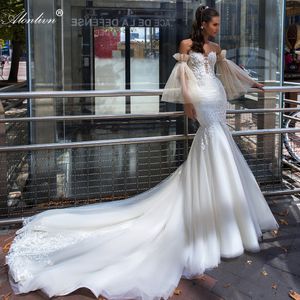 Chic Tulle Appliques Lace Illusion Neck Mermaid Wedding Dresses Covered With Button Detachable Puff Sleeves Trumpet Bridal Gowns