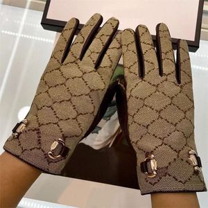 2024 Designer di guanti di lusso Glove Mens Giove di moda Lettera di dita da polso nudo guanti inverno guanti di pelle di pecora calda G2310181Z-6