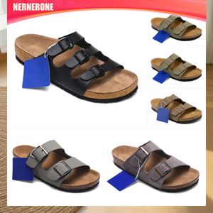 Designer tofflor glider sandaler sommarlägenheter sexiga riktiga läderplattformskor damer strandskivor 2 remmar med justerade guldspännen 36-45 euro