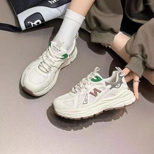 Scarpe casual 2024 Spring n Word Versione coreana della traspirante cento leggero con sneaker bloccanti a colori pop femminile