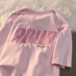 Essentialsweatshirts 여성의 무거운 스웨이드 아메리칸 레트로 편지 자수 짧은 슬리브 티셔츠 여름 INS Haruku 스타일 커플 탑 여성 의류 230606 207