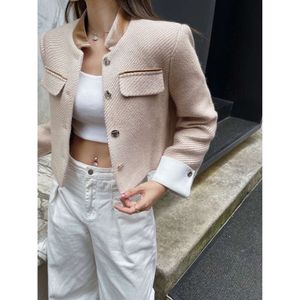 Women's Trench Coats Ce2023 Coat Small Short Version Contrast Color Sleeve Twill Fabric Shoulder Pad Design Version Temperament Style