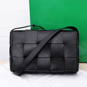 6a kvalitet lyxvävda axelpåsar designer crossbody väska kassett 15 rutnät tofu vävd väska mode enkel matt läder axel handväskor kvällspåsar