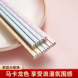 Chopsticks Glass Fiber Kitchen Split Meal Fem Färg Anti Slip Grad Hög temperatur och mögelbeständig legering Chopstic