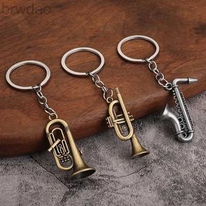 Schlüsselringe Musik kleine Geschenkmänner und Frauen Keyrings Mini Retro Musical Instrument Metal Keychain Anhänger 240412