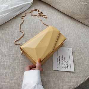 Сумка маленькие сумки Suqare для женщин 2024 Дизайнер роскошных сумочек простые кошельки черные белые жены на плече