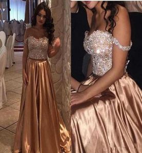 Sparkle Rose Gold Two Piece Prom Dresses Sexy Off The Shoulder Top Crystal and pärlstav lång arabisk elegant kvällskolklänning 2019 2841179