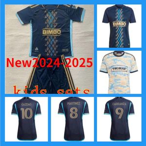 2023 2024 2025 Maglie da calcio di Filadelfia Uhre Gazdag Glesnes Carranza Bedoya Martinez Sullivan Mbaizo Union 23 24 25 Falcio uomini Shirt per bambini 4xl