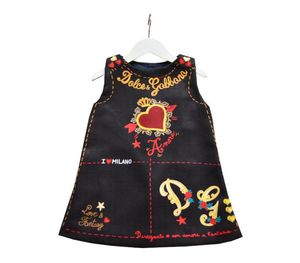 Retail 2019 Girls Dress Summer Sleeveless Valentine039s Day Love Heart Stampato Abito Princess Dress Abiti per neonato per bambini Des4311973