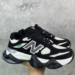 2024 Männer Casual Sneakers 9060 Frauen Sportschuhe atmungsaktives schwarzes Mesh Low geschnittene Schnürspür-Turnschuhe im Freien Unisex Zapatos Trainerdv 9060n