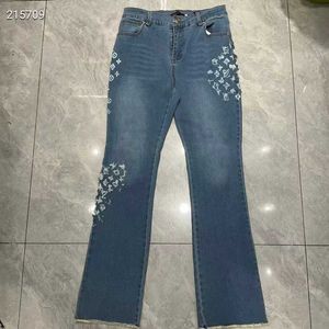 Designer di jeans da donna Microhorn Design ad alto contenuto di pantaloni a gamba floreale ad alta vita per donne in primavera nuovi jeans sciolti e di nicchia per donne