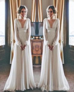 2019 Vendita di abiti da sposa boho manica lunga modesta a v collo chiffon impero mate