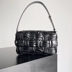 Vävt ruffle kuddpåse kvinnor väskor designer tygväskan 10a högkvalitativa väskor luxurys handväskor klassiska axel armhålväska enkla fasta färgmärken klassiska väskor