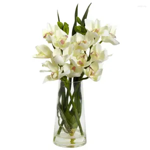 装飾的な花は、花瓶の白を備えた蘭の人工花のアレンジメント