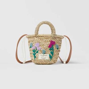 Summer Mini Cute Basket Children's and Women's Handmade Woven Bag Embroidered Handheld Crossbody Grass Woven Bag 240412