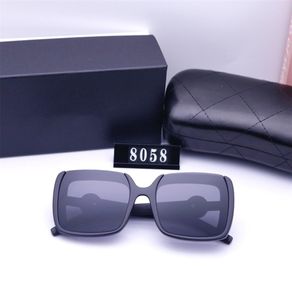 Luksusowe projektanty przeciwsłoneczne Mężczyźni Kobiety Summer Outdoor Full Rame Okulary Moda Klasyczne litery Goggle Sun Glass7663014