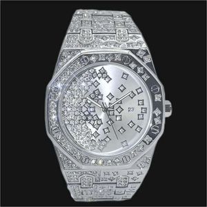 Luksusowe wyglądające w pełni oglądaj mrożone dla mężczyzn Woman Top Craftsmanship Unikalne i drogie Mosang Diamond 1 1 5A zegarki dla Hip Hop Industrial Luxurious 9446