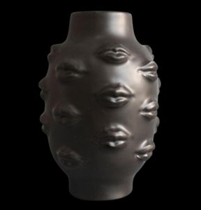 Nordic INS Style Kreatywna osobowość twarz Wazon Nowoczesne minimalistyczne usta Ceramiczne kwiatowe domowe księgarnie ozdoby 21041167882