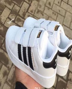 Nytt Brand Shell Head Boy Girls Sneakers Superstar Barn Barnskor Nya Stan Shoes Fashion Smith Sneakers Läder Sportskor251496629