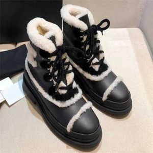 판매 발목 눈 부츠 전투 전투 겨울 부츠 둥근 발가락 Laceup Martin Boot Block Low Heel Booties 럭셔리 디자이너 캐주얼 신발