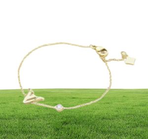 Europe America Fashion Jewelry Sets Lady Womens Goldcolor Metal V Initialer Single Diamond Idylle Necklace Armband örhängen 5634285