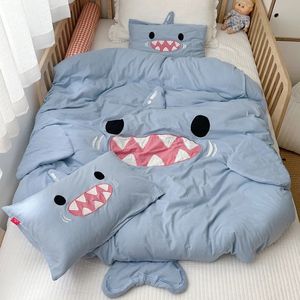 Children Bedding Set Cotton Duvet Cover Pillowcase Cute Boys Girls Bedroom Decoration 150x200cm Cartoon Anime Bedding Set 240328