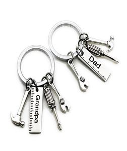 50pcslot Nytt rostfritt stål Dadverktyg Keychain Morfar Hammer Screwdriver Keyring Father Day Gifts1 85 W22099378