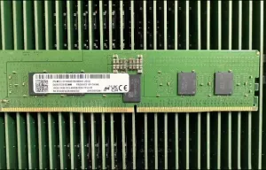 16GB 1RX8 4800B DDR5 RDIMM SERVER MTC10F1084S1RC48BA1 16GのWebCams
