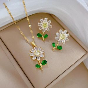 Halsbandörhängen Set Design Crystal Sunflower Plant Pendant Jewelry Women's rostfritt stålkedja Högkvalitativ lyxbrud