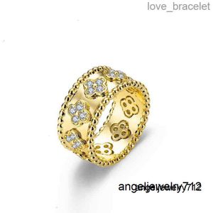 Four Leaf Clover Cleef ring 만화경 디자이너 여성을위한 반지 18k 골드 실버 다이아몬드 네일 반지 고급 반지 발렌타인 파티 디자이너 보석