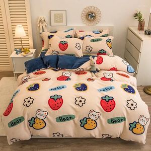 Sängkläder set flanell 150 200/180 220/200 230/220 240 Size Cartoon Printed Keep Warm Bed Linen Pillow Case Cquilt Cover Hem