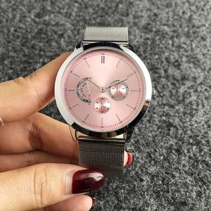 Moda Brand Wrist Watch for Womens Mens Homsex estilo aço de aço de metal banda de quartzo Tom 29