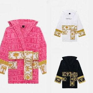 Lovers Sleepwear Designer Robes Luxury Classic Cotton New Bathrobe Men and Women Brand Kimono Warm Bath Robes Home Wear Unisex Bathrobes