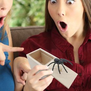 Rubber Spider Prank pudełko ręcznie wykonane drewniane niespodzianki pudełko żart z praktycznych niespodzianki żarty ręcznie robione zabawne praktyczne niespodzianka żart