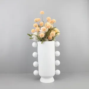 Decorative Figurines European Light Luxury White Ball Resin Flower Ornaments Tea Table Living Room Bedroom TV Cabinet Model Home Decoration