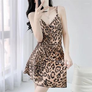 Kadınlar Placowear Leoaprd Baskı Nightwear Nighty elbisesi Yaz Kadınlar Nightgown Seksi Mini Strap Nightres Nighdress Lingerie Casual Saten Ev Elbise