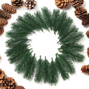 10pcs A agulhas de pinheiro artificial Fake Plant for Christmas Decorações Decoração de casa Ano Novo 2023 Garlandes de artesanato DIY Acessórios para presentes