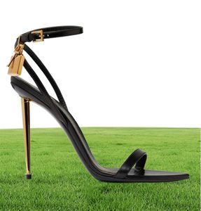 Kvinna Sandal Tom-Sandal Sandals Högklackade lyxdesigner Högklackade nakna pumpar Summerskor Pointy Toe2172274