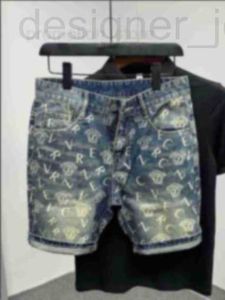 Mäns shorts designer sommar nya medusa europeiska varor full kropp tryckt avslappnad mångsidig kulslös denim ungdomsslim fit 4/4 byxtrend 8888 fev9