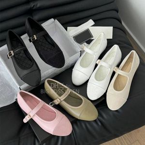 Najwyższej jakości okrągłe podsumowanie Mary Jane Flat Ballet Flat Buty Pasek Pasek Kluczowe skórzane mokasyna damska skórzana podeszwa luksusowa designerska sukienka czarna biała z pudełkiem