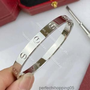 Love Bangl Bangl 18K Bracciale da uomo per donna Designer 16 17 18 19CM T0P QUALITÀ più alta Anniversario dello stile di moda con antometrena più alta 856