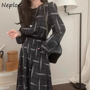 カジュアルドレスNeploe2024春のo-Neck Plaidドレス