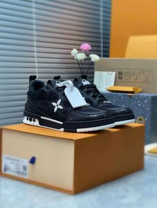 Luis Vuittons Siyah Lvity Spor Sneaker Abloh Viton Tasarımcıları Skate Sıradan Ayakkabı Lvse Lüks Calfskin Deri Şerit Kauçuk Ten Streç Pamuk Erkek Spor Ayakkabı 35-46 VF