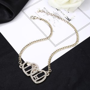 Designer Top Quality Pendant Neckor Classic Gilded Heart Chokers Chanells for Women Letter C Silver Necklace Jewelry Cclies Party Gift 1905